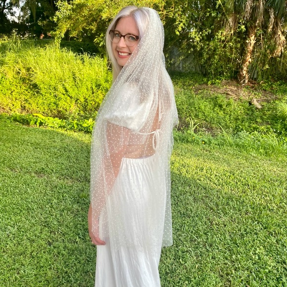 Sara Gabriel Dot Veil in pale ivory, 40” length main image 6